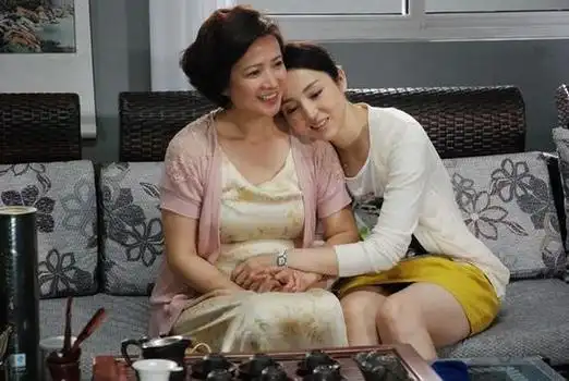 《婆婆也是妈》开播 何晴董璇母女胜似姐妹花_新闻台_中国网络电视台