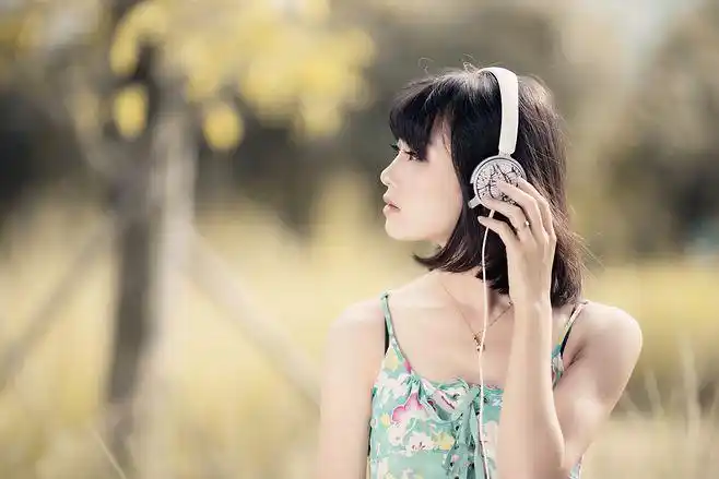 【美女相册】——那个戴耳机的女孩带着耳机的漂亮小鞠清纯可爱唯美qq