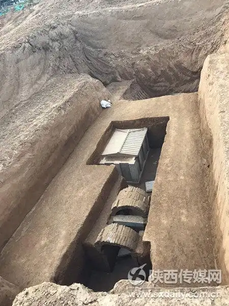 西安又出土一唐代石椁引关注 墓主身份成迷