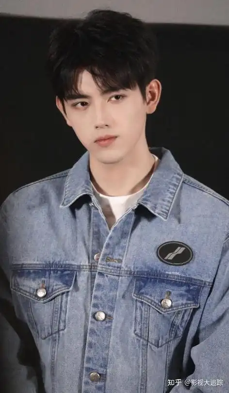 献鱼刚杀青陈飞宇就无缝衔接新剧和大三岁的她开启姐弟恋