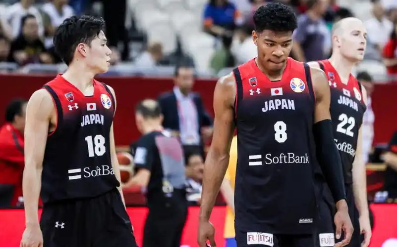 对于日本队来说,由于日本是2023年男篮世界杯东道主之一,球队是可以