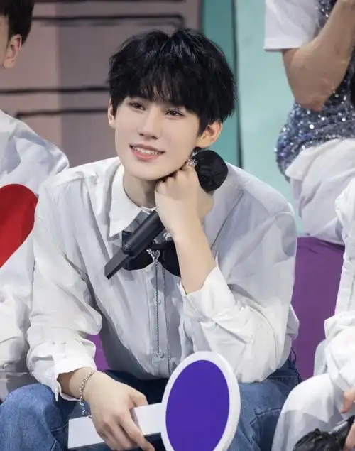 关注2021年10月15日 13:51水玉暖炽-张真源