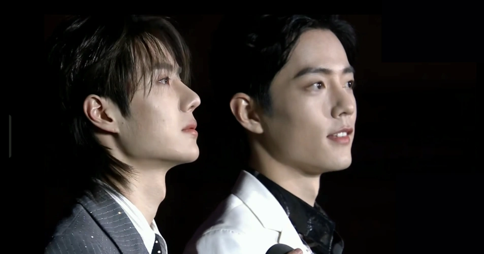 肖战王一博同框不要太甜对视杀同手同脚走路杀我要窒息了