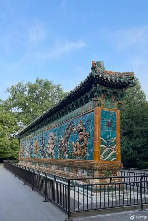 北海公园之九龙壁