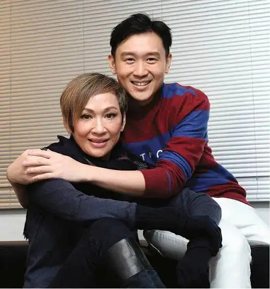 恭喜61岁周润发前妻余安安大女儿怀孕保养得宜被赞最美外婆