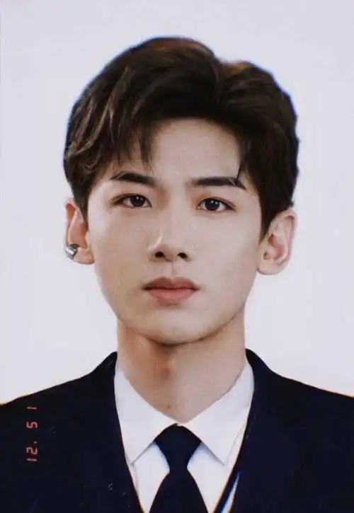 明星证件照大赏原来这就叫平平无奇