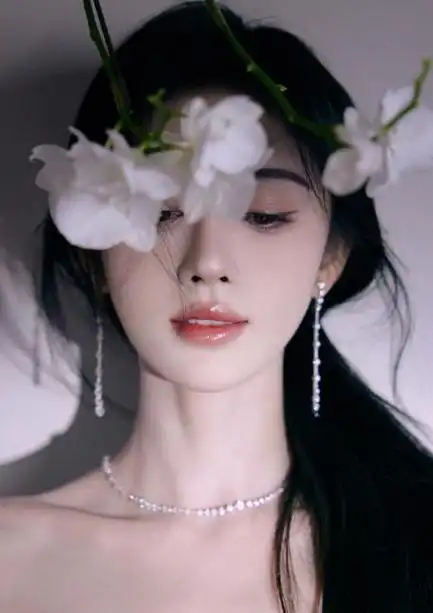 鞠婧祎qq音乐巅峰盛典照片曝光雪白大长腿又长又细秀色可餐