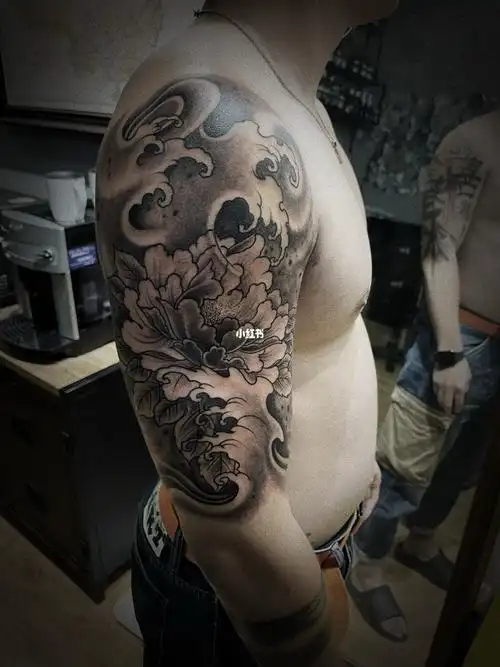 传统水浪牡丹花纹身