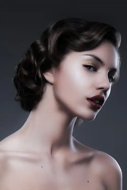 ps合成下想象中的书桌,于是就有了这幅作品 收藏 有次看到有人将人像