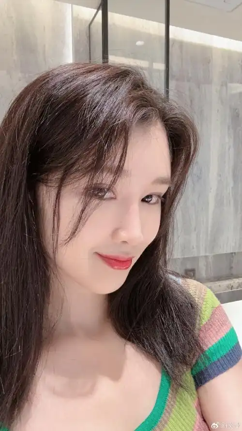 向美好生活出发#奚望超话戏快拍完了,我终于可以回到奚望的样子了