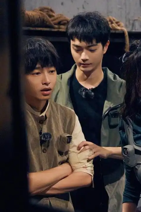 常驻宾有杨幂,邓伦,黄明昊,大张伟,张国伟,于2021年5月6日中午12点