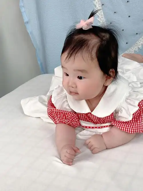 一定要给她扎个哪吒头然后带她去听痛仰#保护姑娘贯彻落实  #痛仰