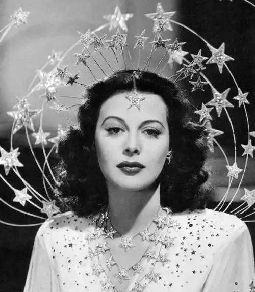 "wifi之母"海蒂·拉玛:你能躺着刷视频,她做了点