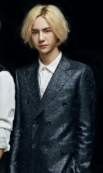 15年 芭莎男士2月号王一博*白牡丹