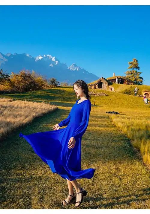 草原长裙女新疆青海湖稻城亚丁沙漠旅行拍照衣服大摆度假裙连衣裙