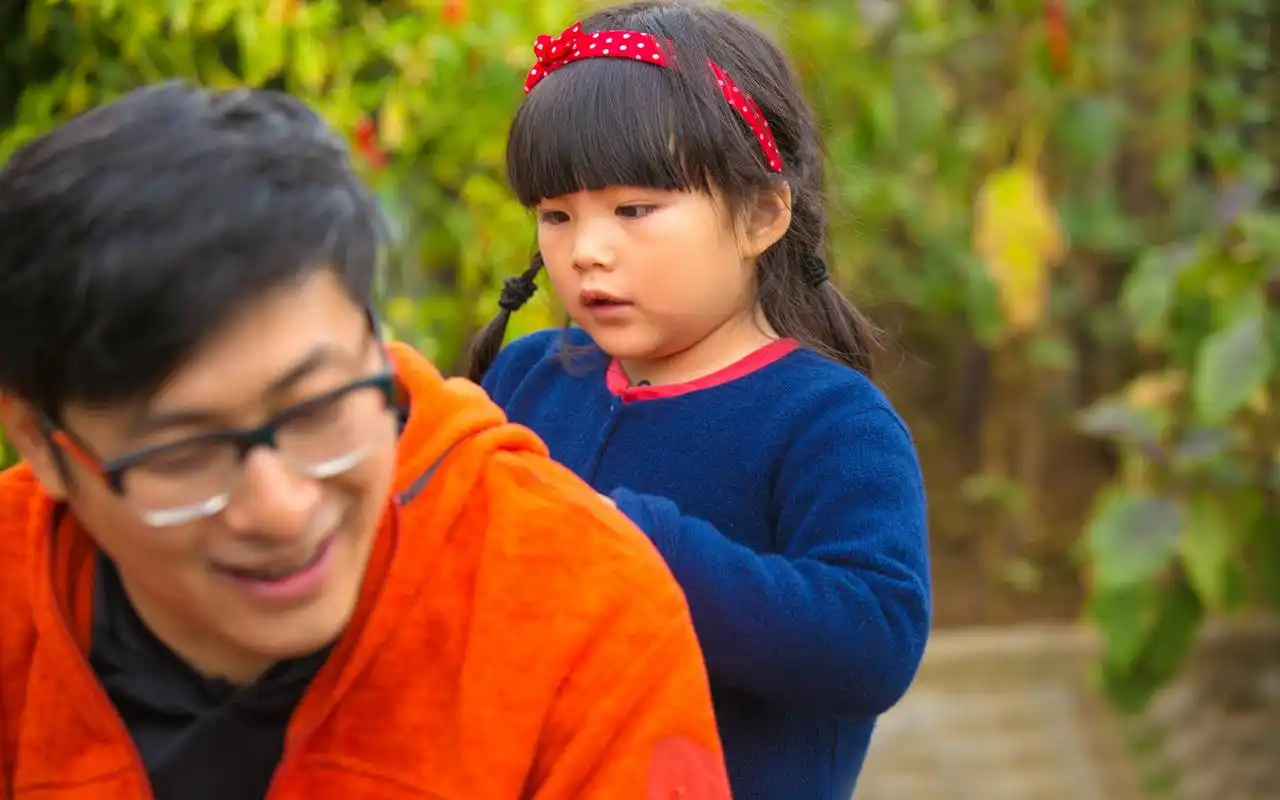 爸爸去哪儿可爱萌娃王诗龄图片电脑桌面壁纸