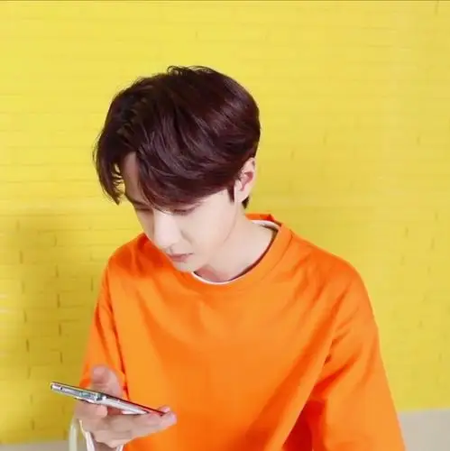 王一博美汁源橙色小啵