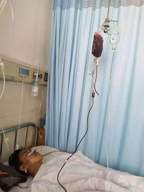 输血中的白罗记同学!