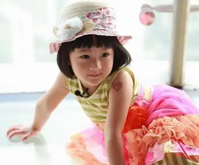 吴尊的女儿名叫吴欣怡,小名neinei,2010年的时候出生于文莱,长相十分