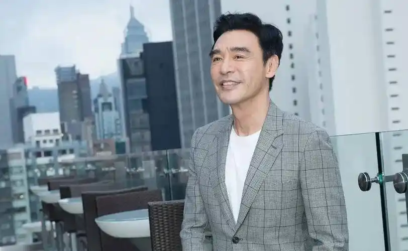 原创老婆嫌弃没钱闹分手独自带俩娃的钟镇涛再娶新人还清1亿债务