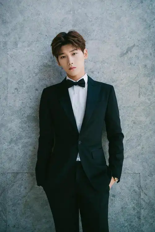 邢昭林《双世宠妃2》开播首日破亿 发布会变大型宠粉现场