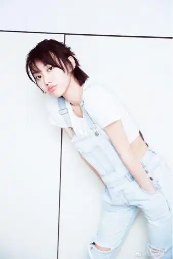 邹元清吐槽闫妮"不上镜" 跟妈妈衣服穿一个号