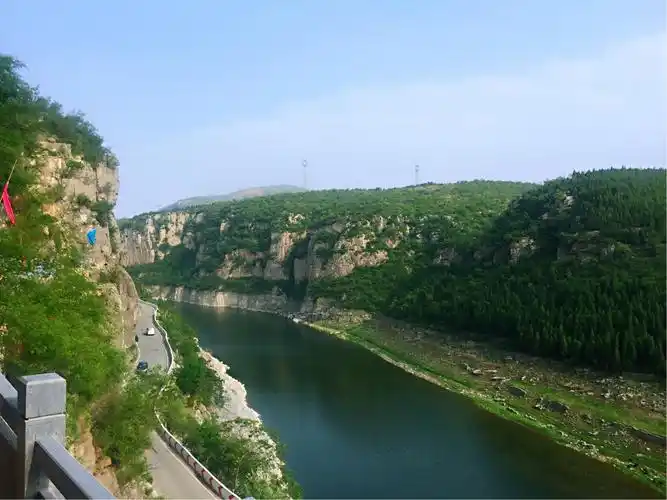 河南鹤壁市淇县黄洞乡太行山风光!