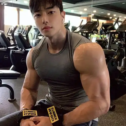 健身服背心速干紧身衣弹力肌肉撸铁训练兄弟白色健身衣