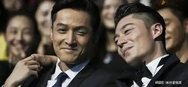 2016年,霍建华的恋情曝光,这一消息震惊了众人,大家难以置信自己的