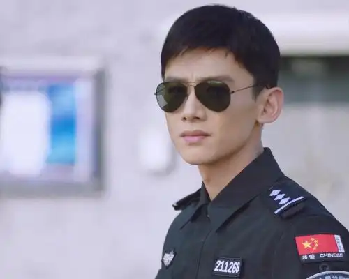 《城池营垒》番外:米佧怀孕生女,邢克垒出任务回来,认错孩子