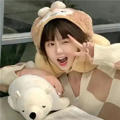 温柔俏皮的真人网红女生头像 最新阳光可人的美女图片头像_女生头像