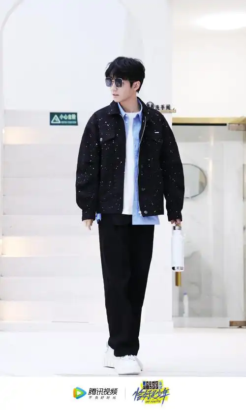 想问一下王俊凯的鞋是什么牌子!感谢!