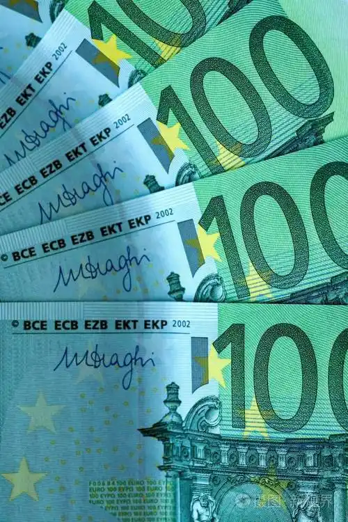 用于财务背景或壁纸的抽象钞票碎片100欧元