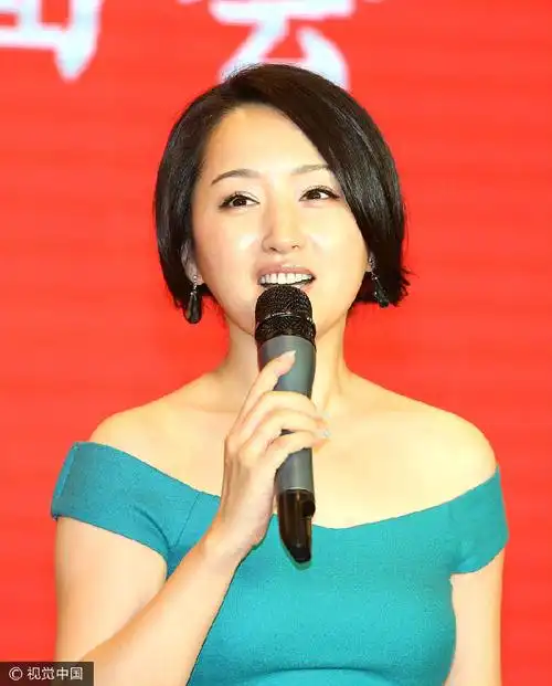 1971年5月11日出生于江西省南昌市,中国女歌手,主持人,音乐制作人.