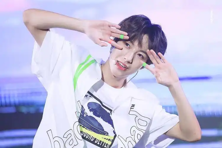 黄仁俊 - 堆糖,美图壁纸兴趣社区