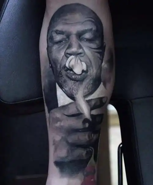 一代拳王泰森纹身