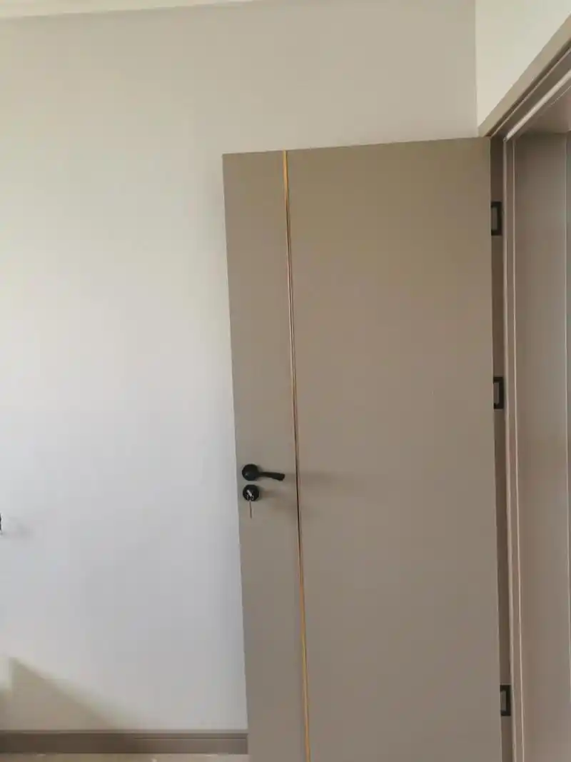 欧派卡其灰木门,想看颜色的可以参考 欧派卡其灰木门,想看颜色的可以