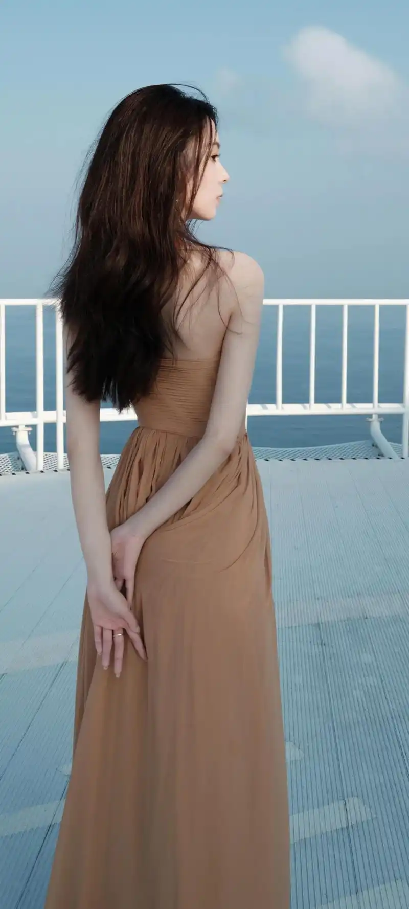 陈瑶壁纸亮相,实力演技派女演员的魅力如何转化为市场价值?