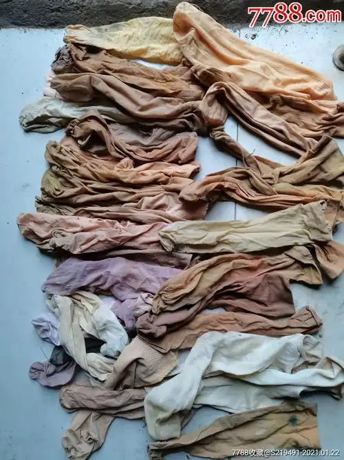 首页 拍卖 袜子 >> 老款二手女袜滚动鼠标滚轴,图片即可轻松放大,缩小