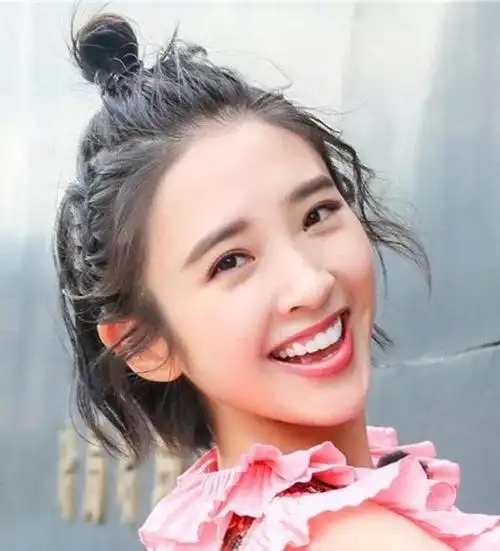 最简单的半扎发今年最流行这5款半扎发