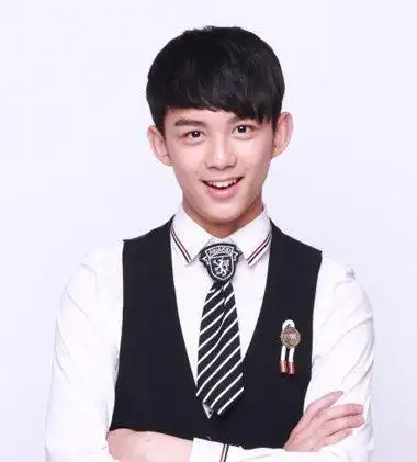 有什么发型适合中学男生 最佳中学男学生发型