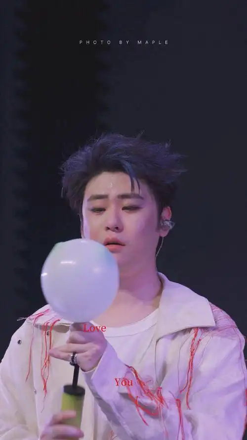 大家看图说话吧  我已被可爱9215迷迷糊糊了  ——@小辫儿张云雷