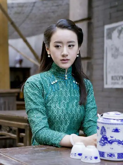 女主颜值却引争议,可她穿旗袍的样子,却美如初恋|琉璃|袁冰妍|旗袍