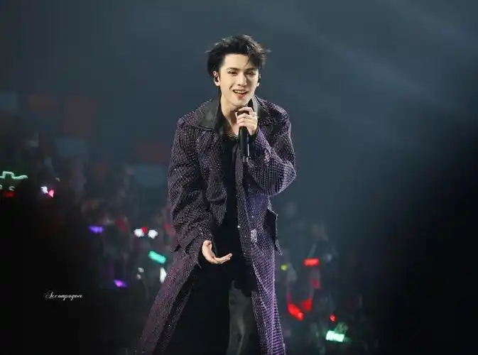 严浩翔叁重楼暨出道四周年演唱会##严浩翔 舞台风暴##严老师我需要手