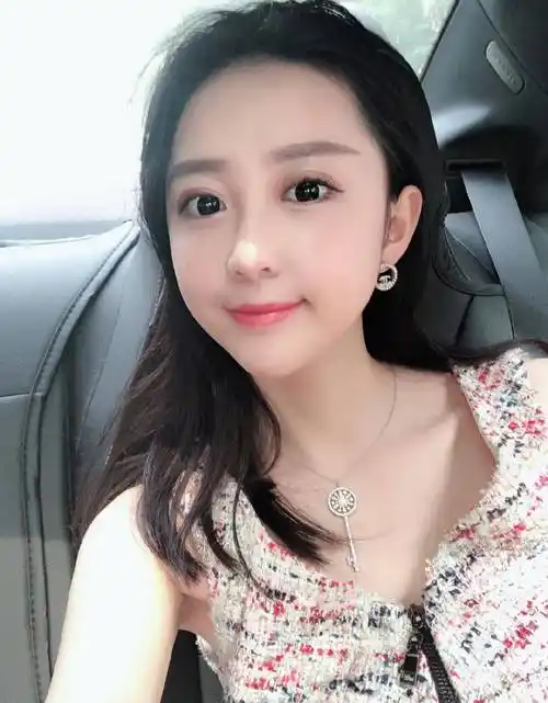 潘玮柏空姐妻子曝光,王思聪发内涵文牵扯方媛:港台明星真好忽悠_@luna