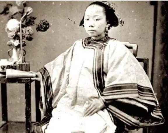 曾国藩成亲当日,新娘突然悔婚,媒人过意不去:没事,娶我女儿