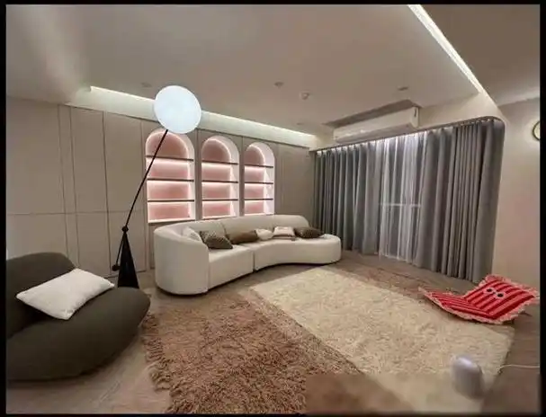 飞儿乐队阿沁豪宅惊变毒窟千万新居成囚笼爱妻涉毒陷风波