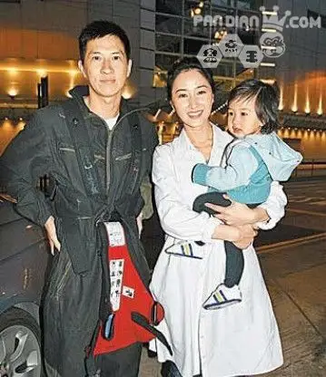 关咏荷-母女年龄跨度42岁