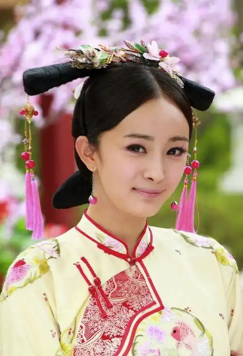 "曾经杨幂的这个话梅广告,可以说是在电视机前,洗脑了无数观众.