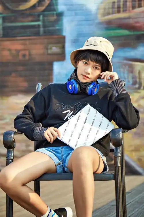 轻暗黑酷潮风格拍摄